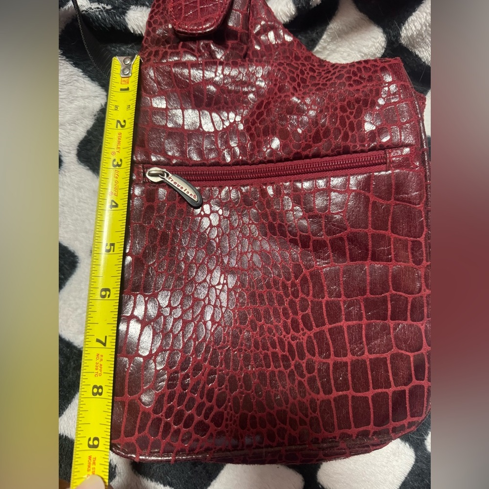 Travelon Red Crocodile Pattern Crossbody Bag - Picture 7 of 8